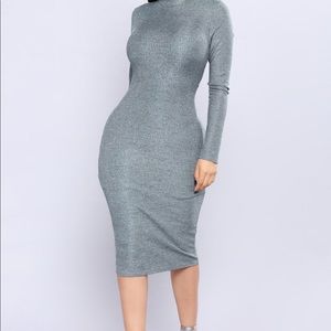 Fitted bodycon with keyhole back cut out